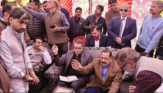 Union Minister Dr Jitendra Singh holds public durbar and inaugurates multiple road projects in Kathua, J&K Indiawirenow.com