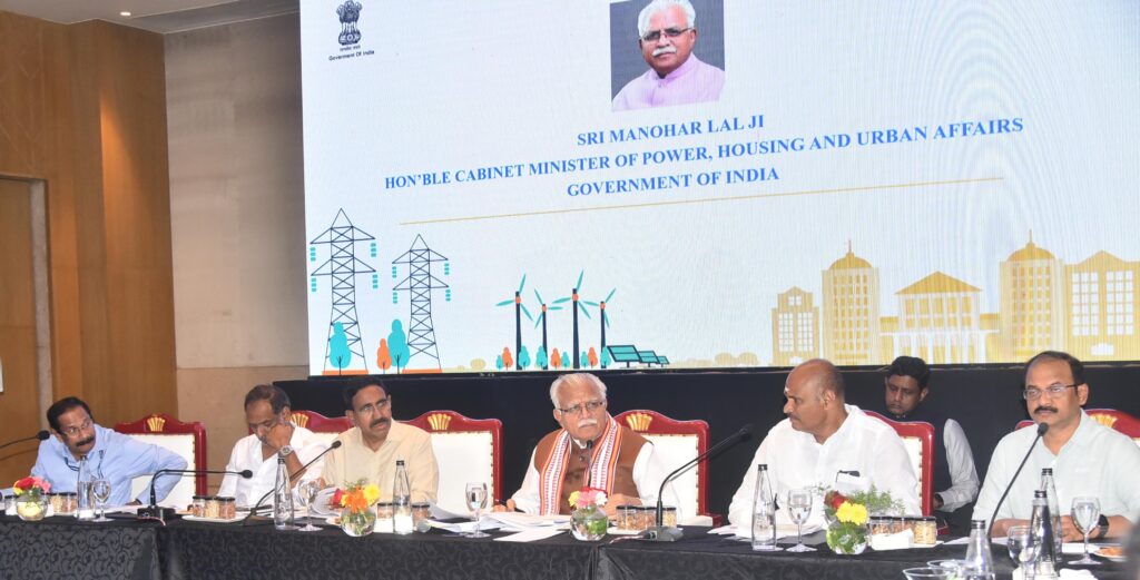 Union Minister Shri Manohar Lal reviews Housing & Urban Sector Projects being implemented by the State Indiawirenow.com