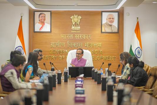 Union Minister Shri Shivraj Singh Chouhan chairs a review meeting on MGNREGS at Krishi Bhawan, New Delhi Indiawirenow.com