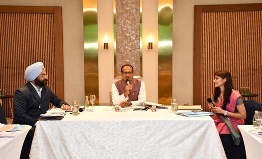 Union Minister Shri Shivraj Singh Chouhan reviews rural development works in Tamil Nadu Indiawirenow.com