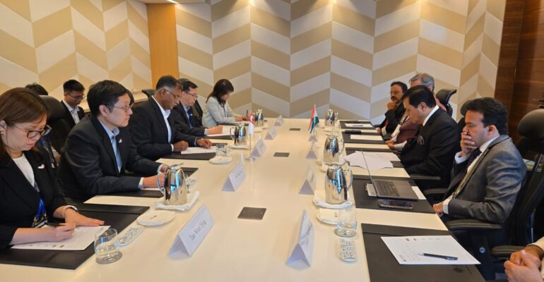 Union Minister Sarbananda Sonowal joins Global Maritime Leaders at Singapore Maritime Week (SMW) IndiaWireNOW.com