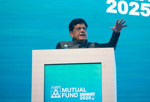 Union Minister of Commerce & Industry Shri Piyush Goyal emphasises mutual funds industry's role in India's growth at AMFI Summit 2025 IndiaWireNOW.com